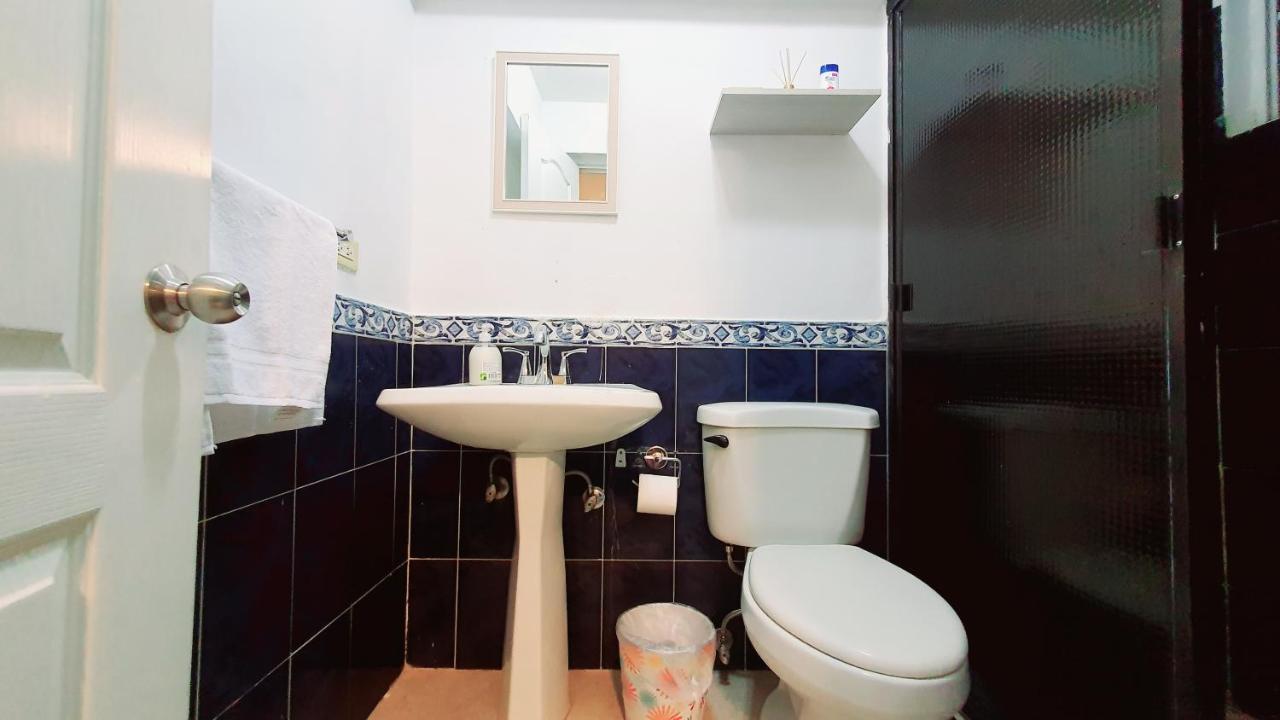 San Benito Flats Wifi 50Mg - 4 Huespedes - Parqueos Apartment San Salvador Exterior photo